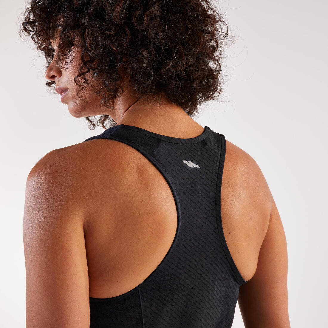 POLERA RUNNING MUJER RUN 500 CONFORT NEGRO - Image 4