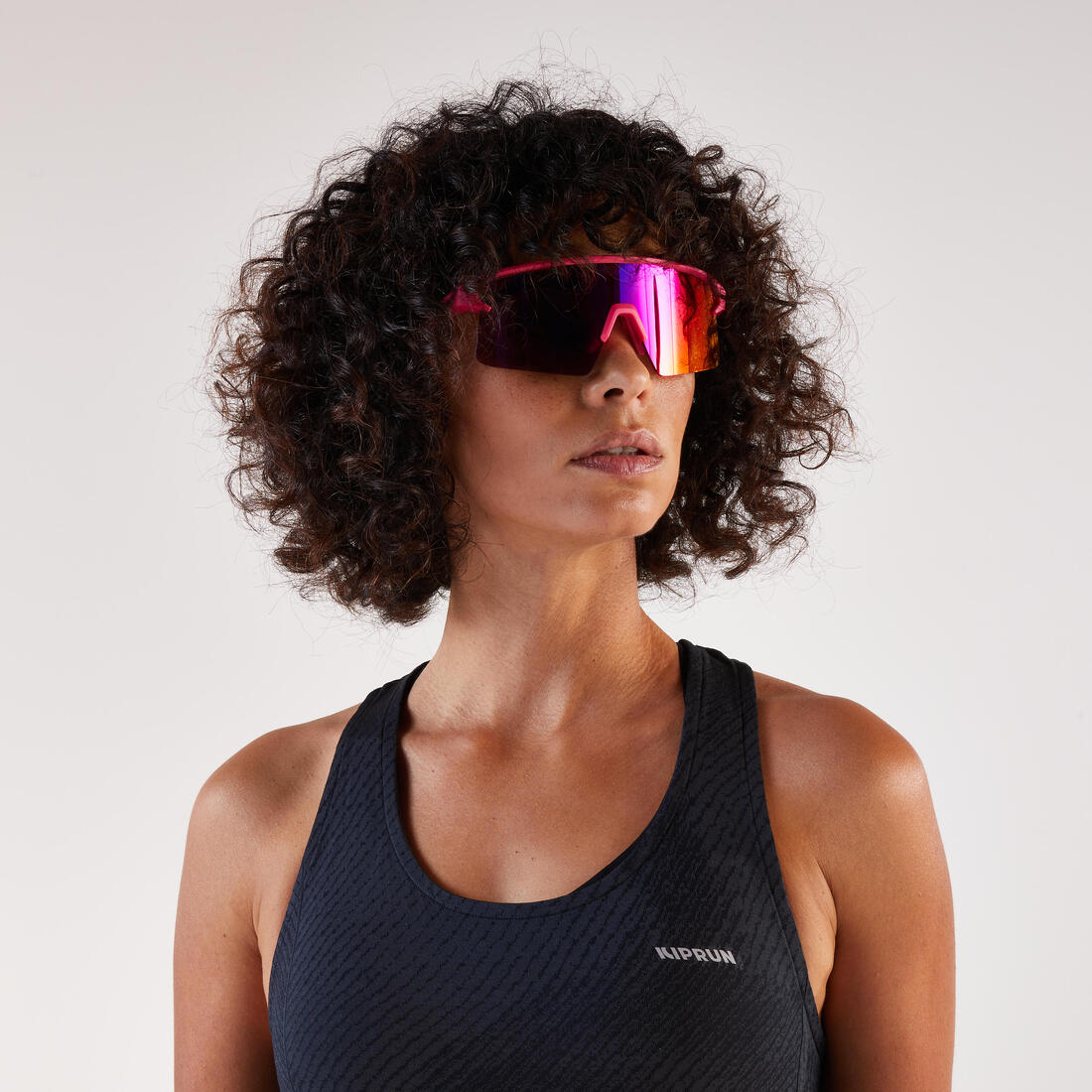 POLERA RUNNING MUJER RUN 500 CONFORT NEGRO - Image 5