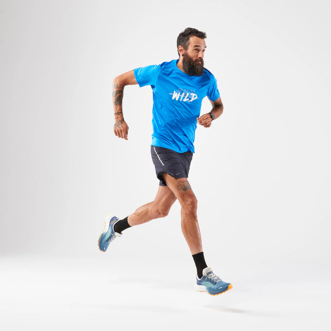 POLERA RUNNING RESISTENTE HOMBRE KIPRUN RUN 500 DISEÑO AZUL MEDITERRÁNEO - Image 2