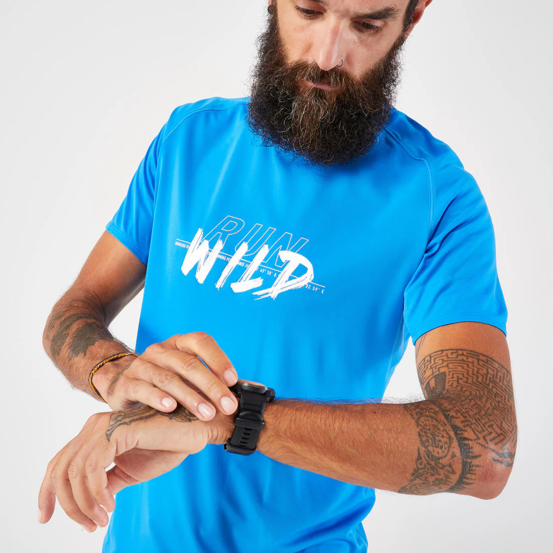 POLERA RUNNING RESISTENTE HOMBRE KIPRUN RUN 500 DISEÑO AZUL MEDITERRÁNEO - Image 5