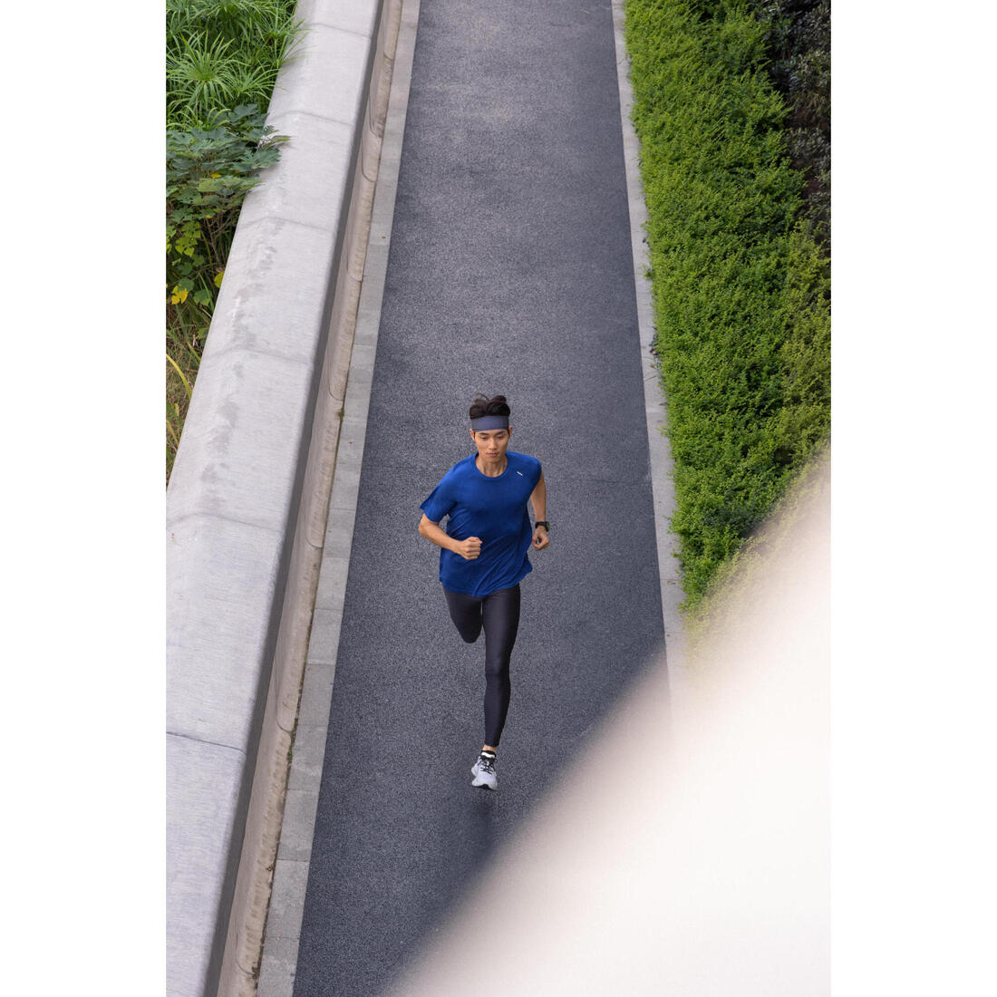 POLERA RUNNING SIN COSTURAS HOMBRE KIPRUN RUN 500 CONFORT - Image 15