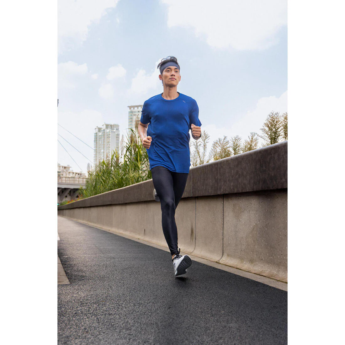 POLERA RUNNING SIN COSTURAS HOMBRE KIPRUN RUN 500 CONFORT - Image 17