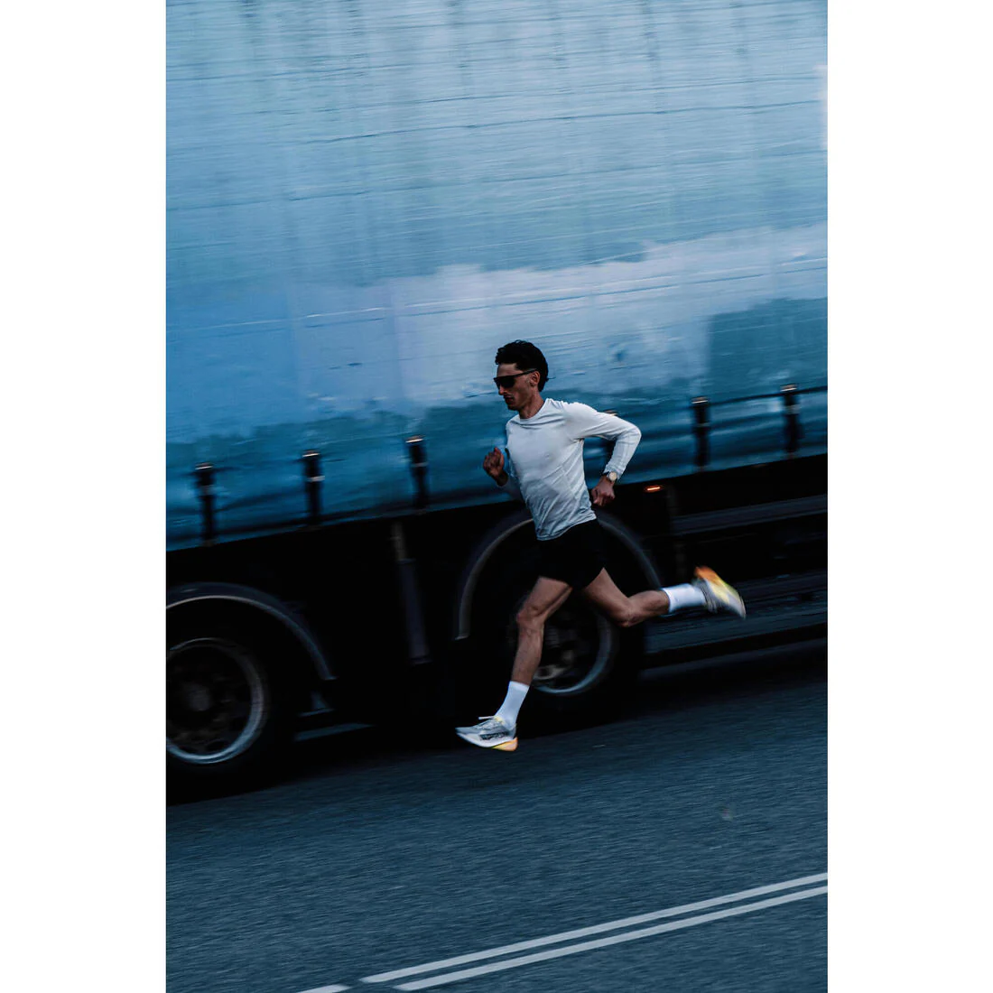 POLERA RUNNING SIN COSTURAS HOMBRE RUN 500 - Image 8