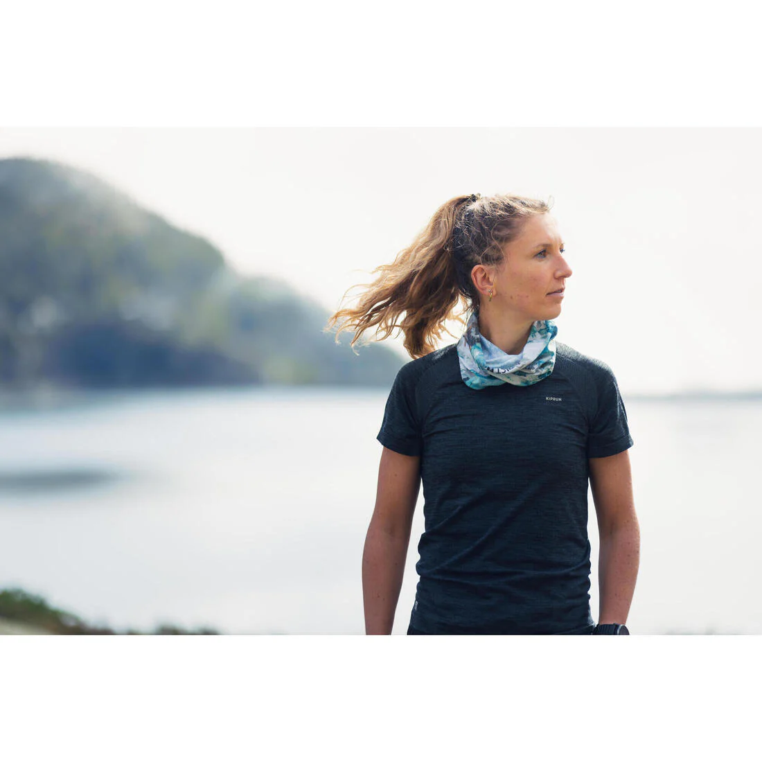 POLERA RUNNING TRAIL SLIM SIN COSTURAS MUJER KIPRUN RUN 500 CONFORT SLIM - Image 13