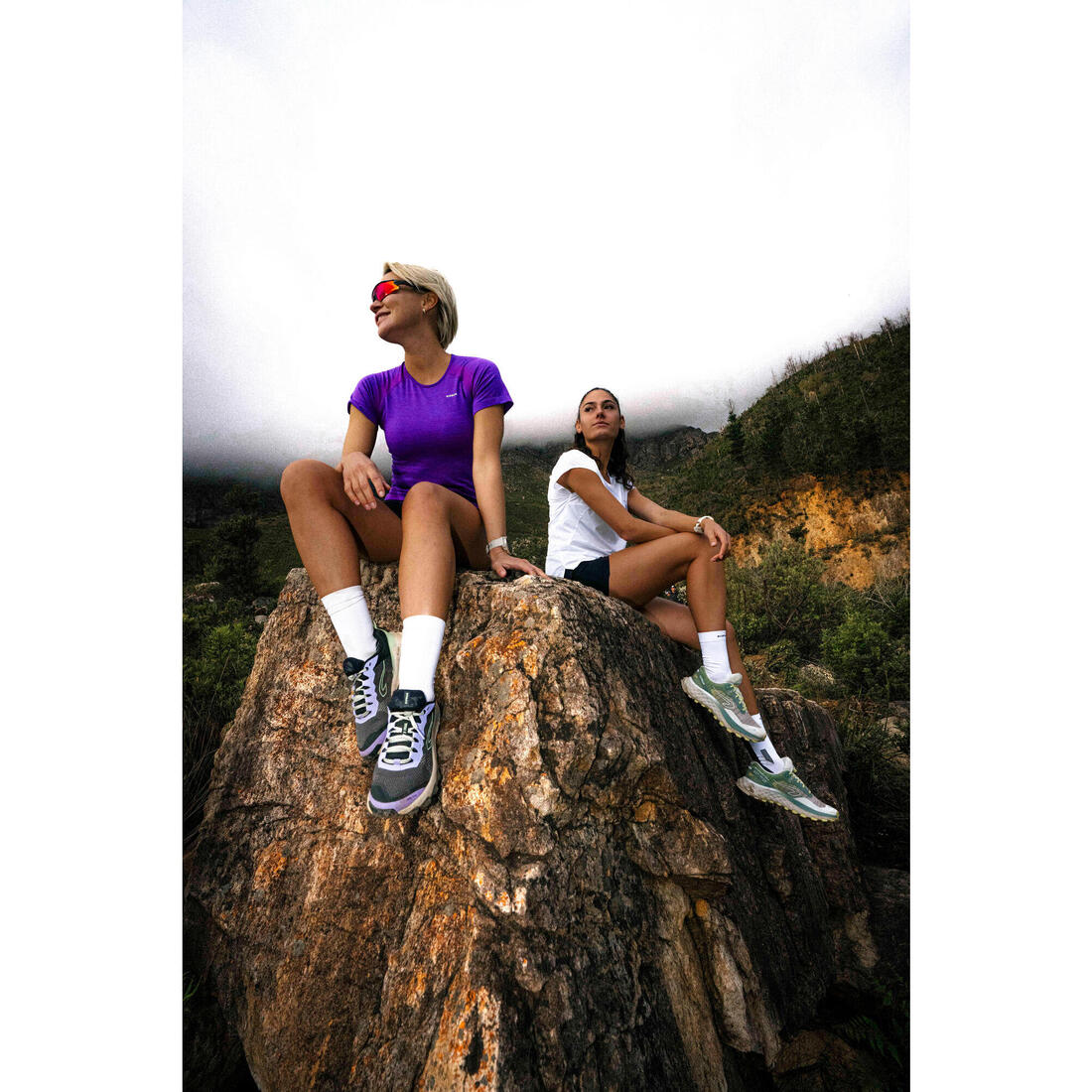 POLERA RUNNING TRAIL SLIM SIN COSTURAS MUJER KIPRUN RUN 500 CONFORT SLIM - Image 16