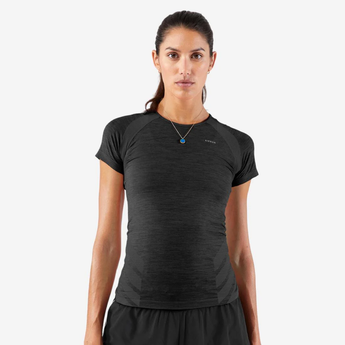 POLERA RUNNING TRAIL SLIM SIN COSTURAS MUJER KIPRUN RUN 500 CONFORT SLIM - Image 2