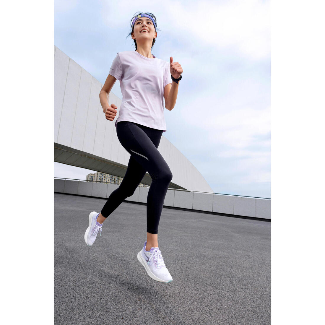 POLERA RUNNING TRANSPIRABLE MUJER KIPRUN RUN 500 DRY - Image 30