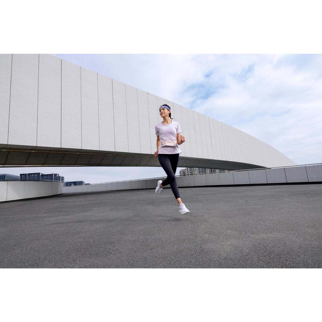 POLERA RUNNING TRANSPIRABLE MUJER KIPRUN RUN 500 DRY - Image 33