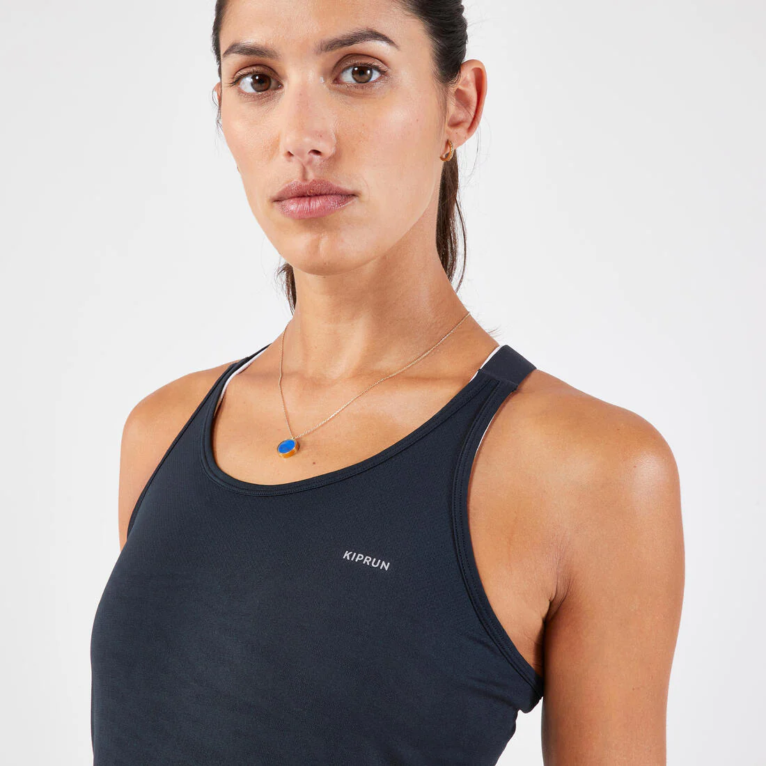 POLERA SIN MANGAS RUNNING SIN COSTURAS MUJER KIPRUN RUN 500 COMODIDAD - Image 4