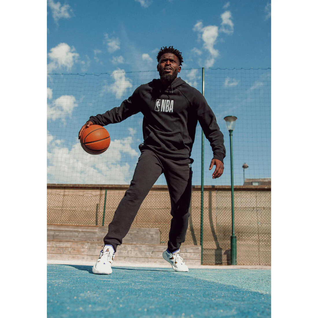 POLERÓN CON GORRO ADULTO HOODIE 900 NBA - Image 11