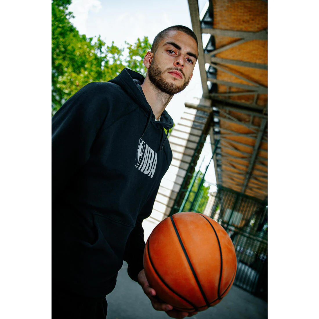 POLERÓN CON GORRO ADULTO HOODIE 900 NBA - Image 13
