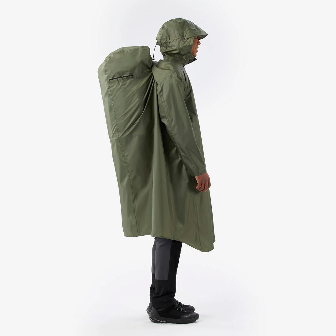 PONCHO IMPERMEABLE DE SENDERISMO AJUSTABLE 75 L MÁX MT900 2.0 CAQUI - Image 5