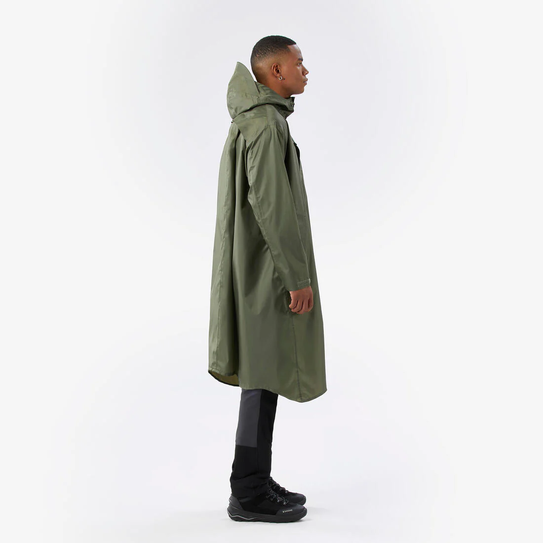 PONCHO IMPERMEABLE DE SENDERISMO AJUSTABLE 75 L MÁX MT900 2.0 CAQUI - Image 6