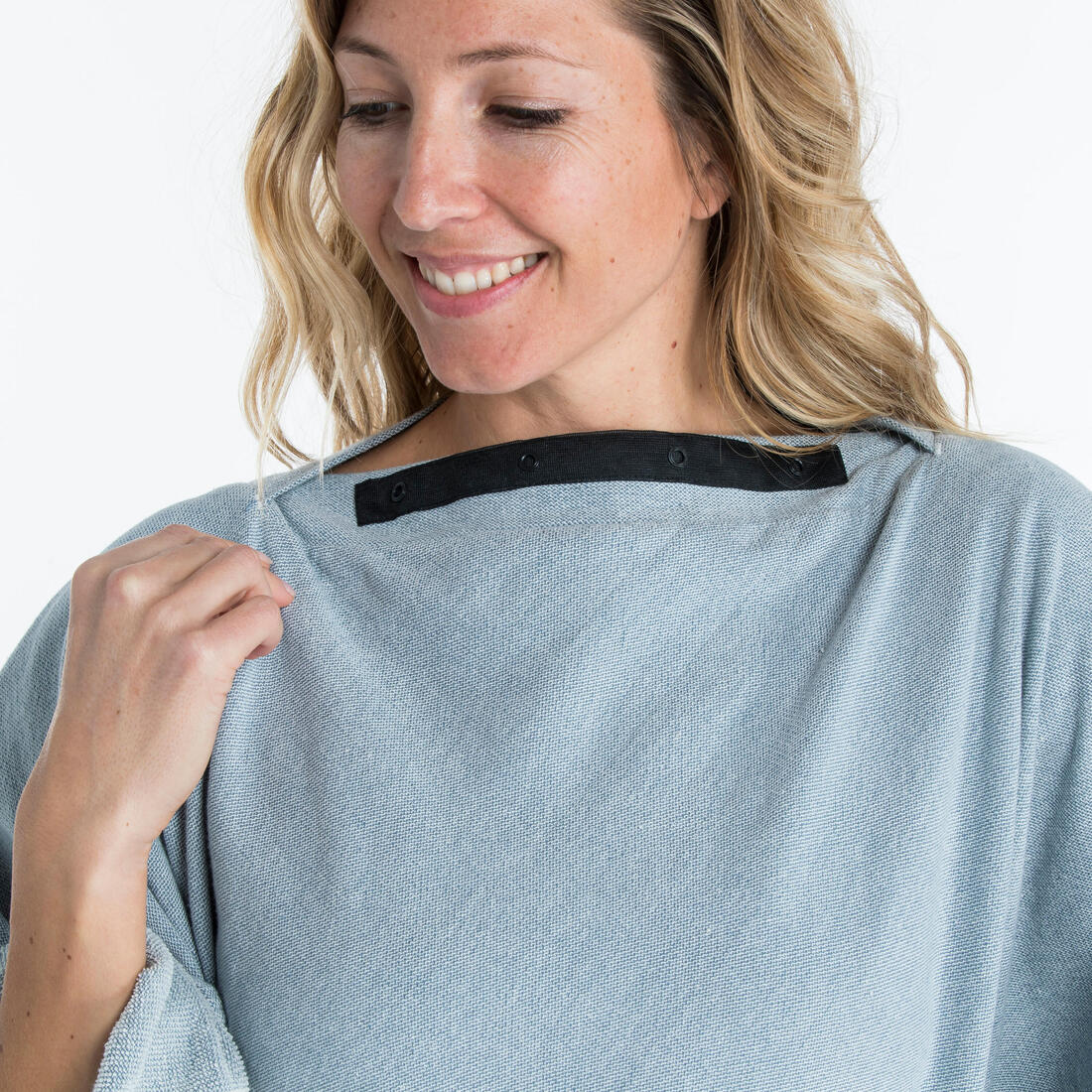 Poncho toalla adulto de algodón celeste - Image 10