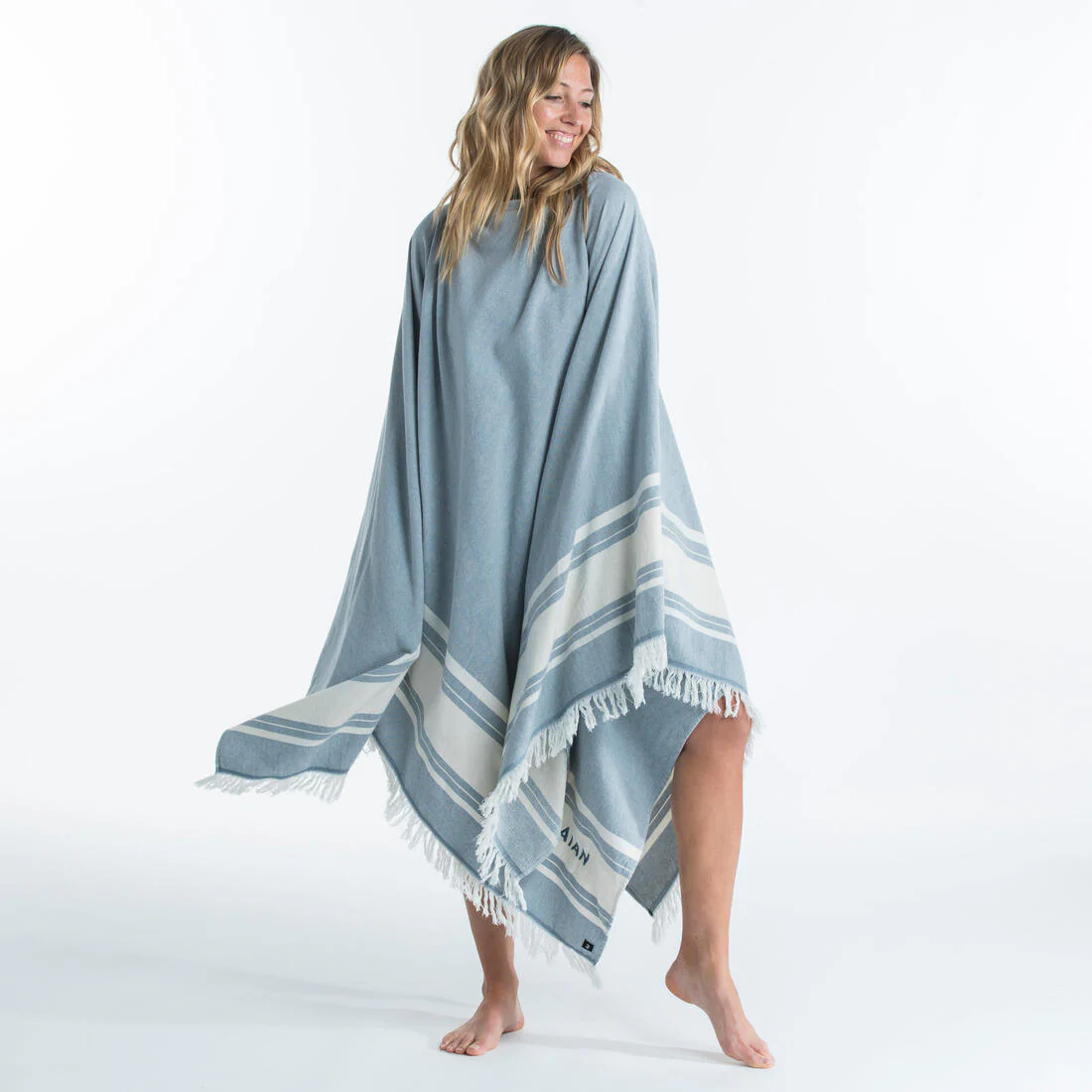 Poncho toalla adulto de algodón celeste - Image 11