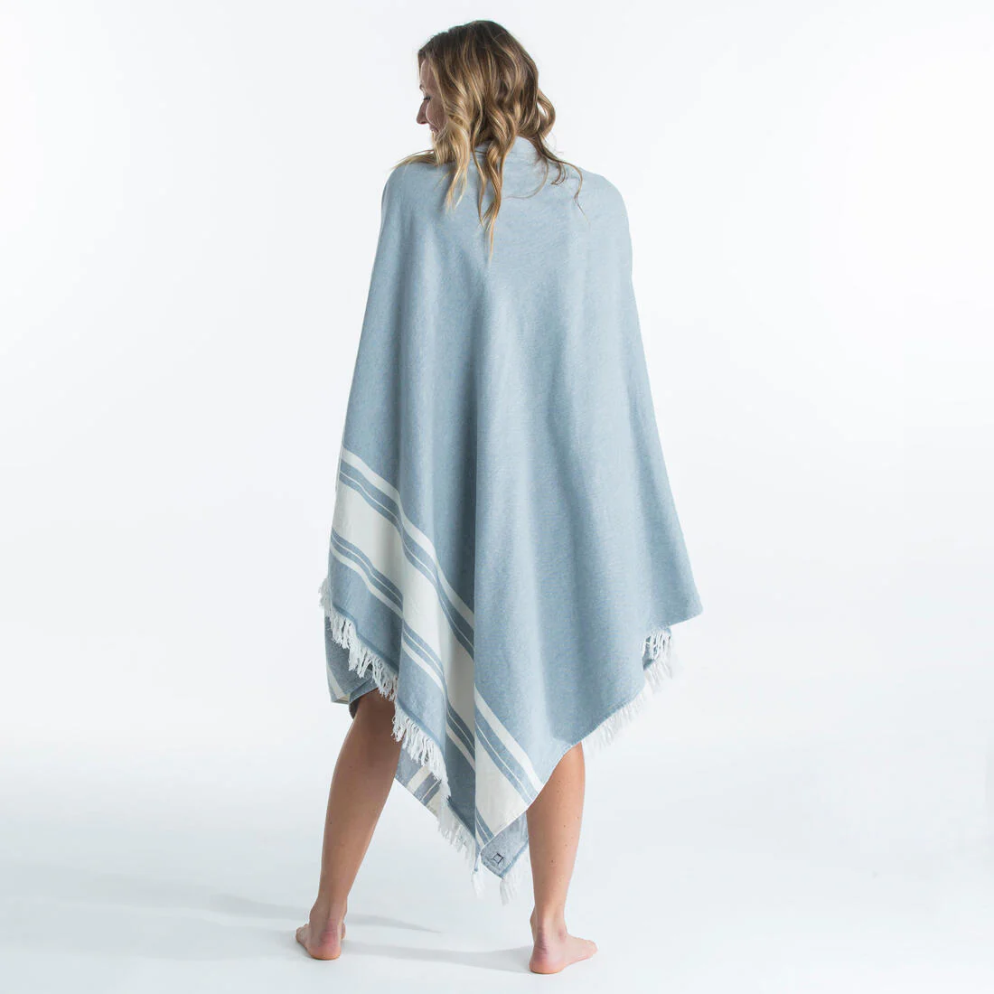Poncho toalla adulto de algodón celeste - Image 4