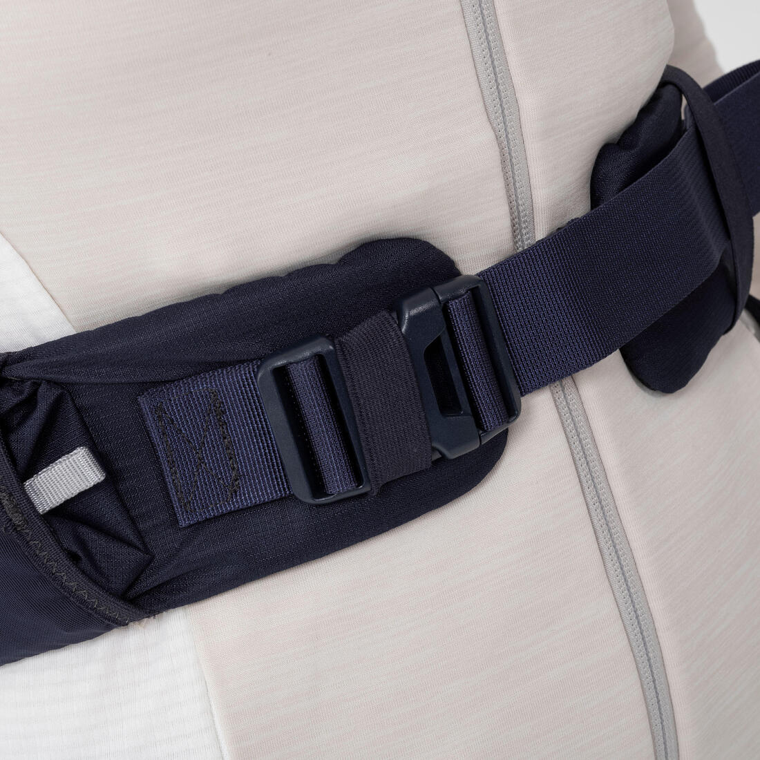 PORTABEBÉS ERGONÓMICO DE 9 MESES A 15KG MH500 AZUL MARINO - Image 25