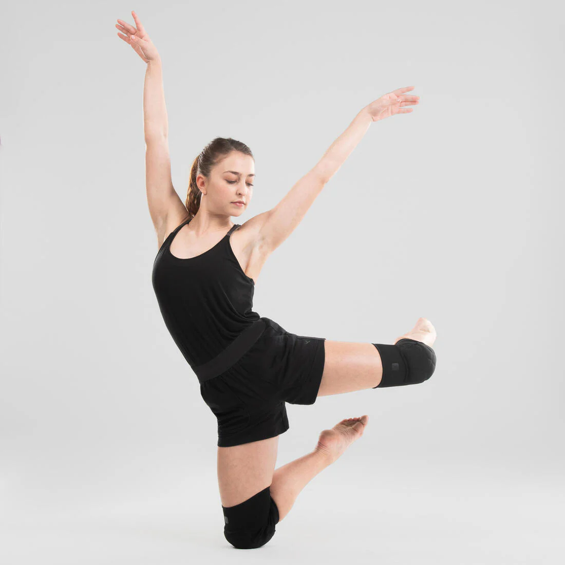 RODILLERAS PROTECCIÓN DANZA NEGRO - Image 10