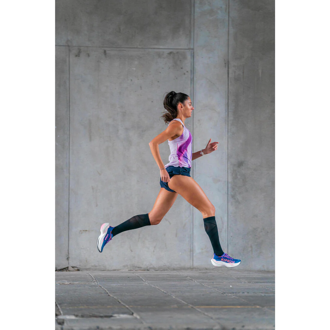 SHORT RUNNING Y TRAIL LIVIANO MUJER KIPRUN RUN 900 LIGHT - Image 8