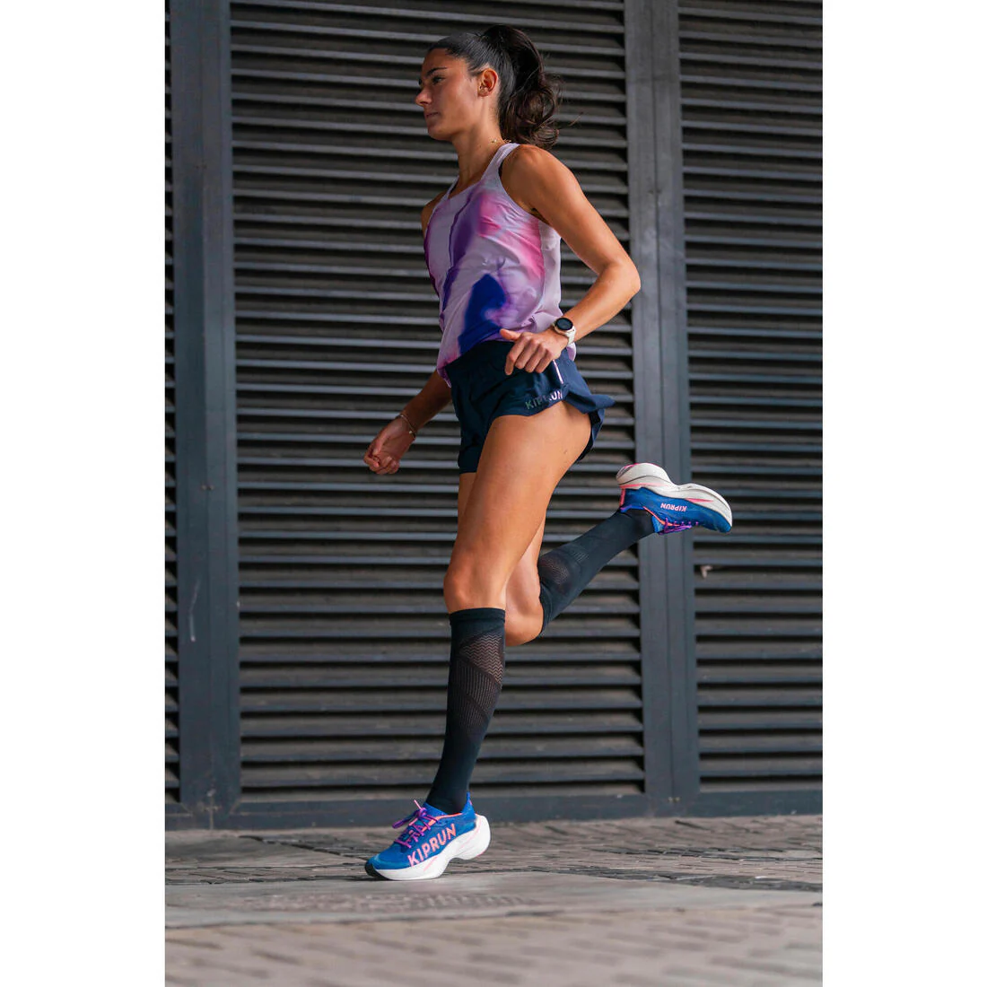 SHORT RUNNING Y TRAIL LIVIANO MUJER KIPRUN RUN 900 LIGHT - Image 9