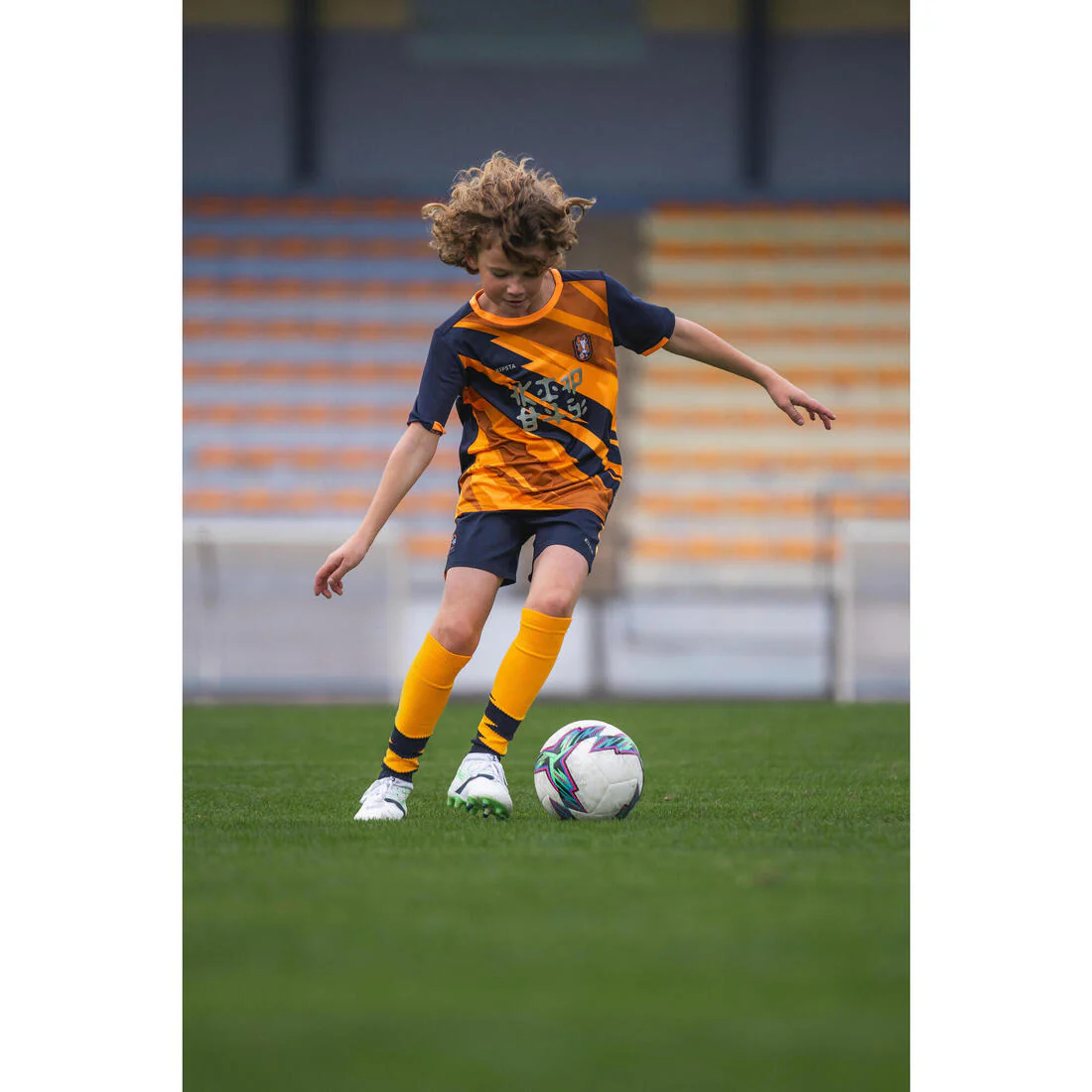 SHORTS DE FÚTBOL NIÑOS AZUL MARINO Y NARANJA - Image 6
