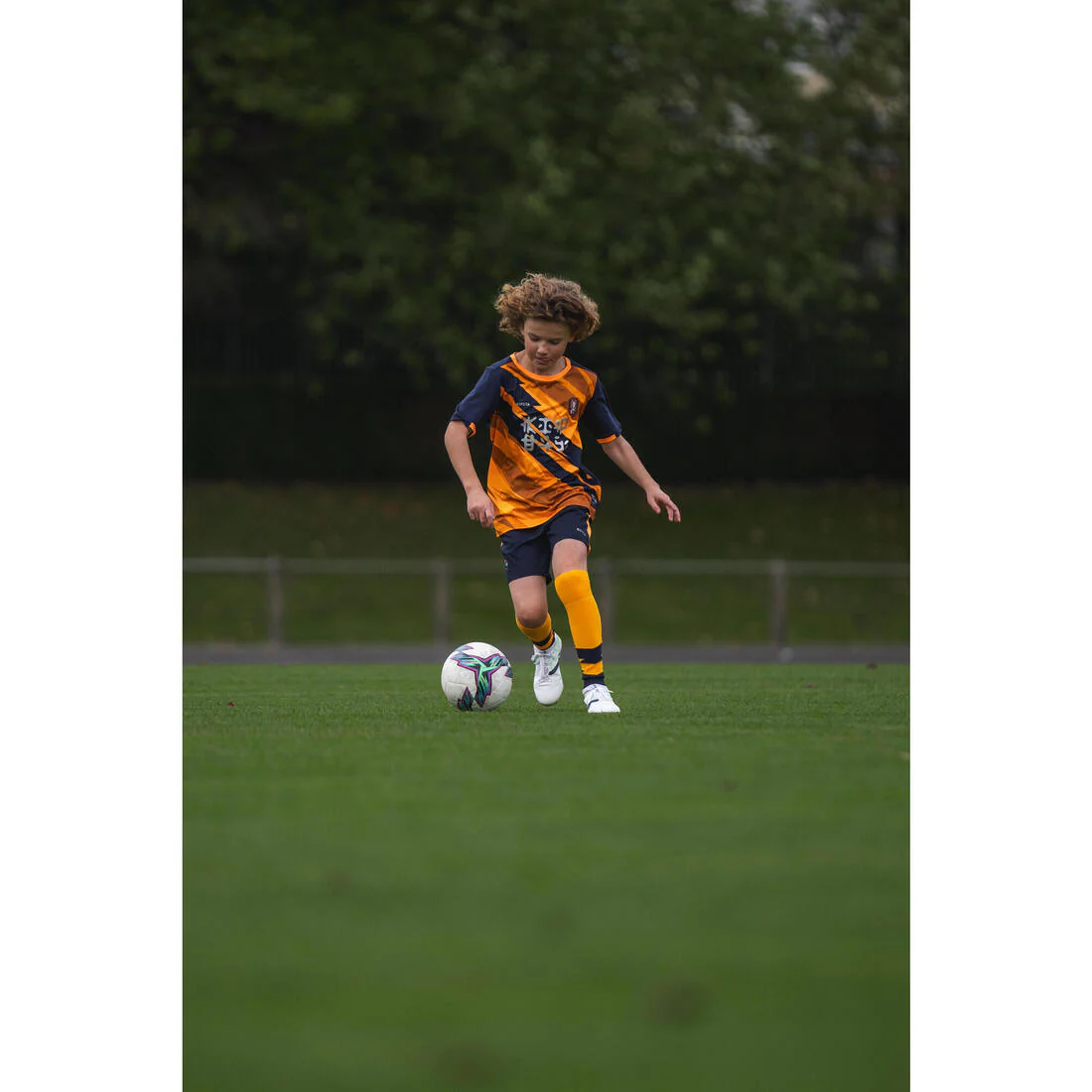 SHORTS DE FÚTBOL NIÑOS AZUL MARINO Y NARANJA - Image 8
