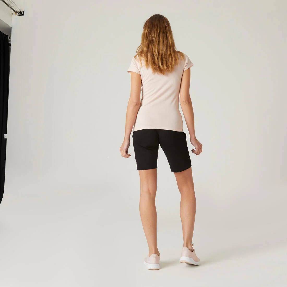 SHORTS FITNESS 500 MUJER NEGRO BOLSILLOS RECTO - Image 3