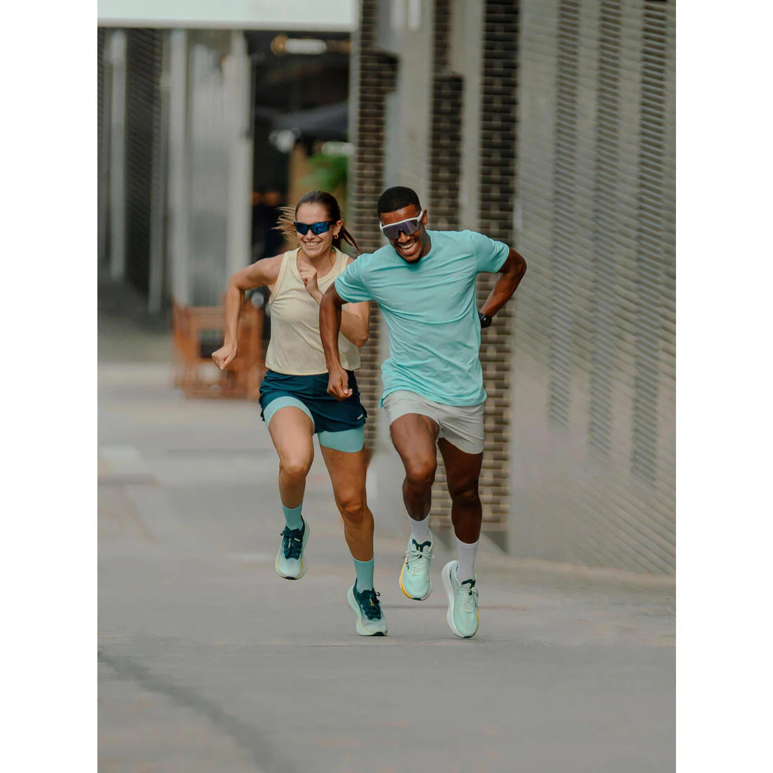 SHORTS RUNNING HOMBRE KIPRUN RUN 500 - Image 19