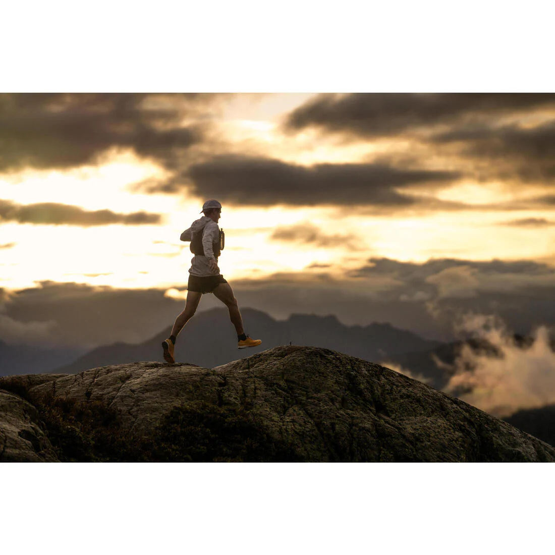 Pantalón corto running Hombre - KIPRUN Run 500 Confort Split Negro - Image 9