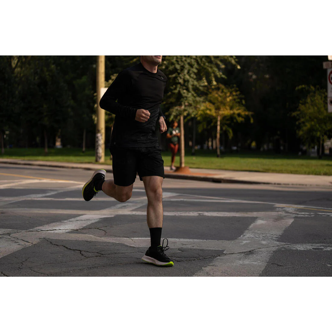 Shorts running transpirable 2 en 1  hombre - Dry 550 negro - Image 16
