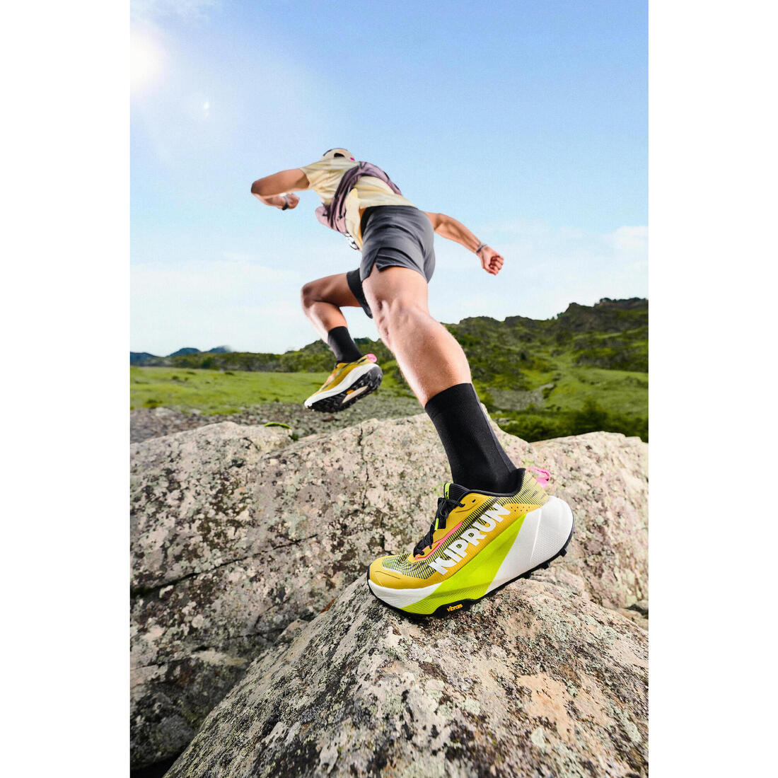SHORTS TRAIL RUNNING HOMBRE KIPRUN RUN 900 ULTRA GRIS - Image 8