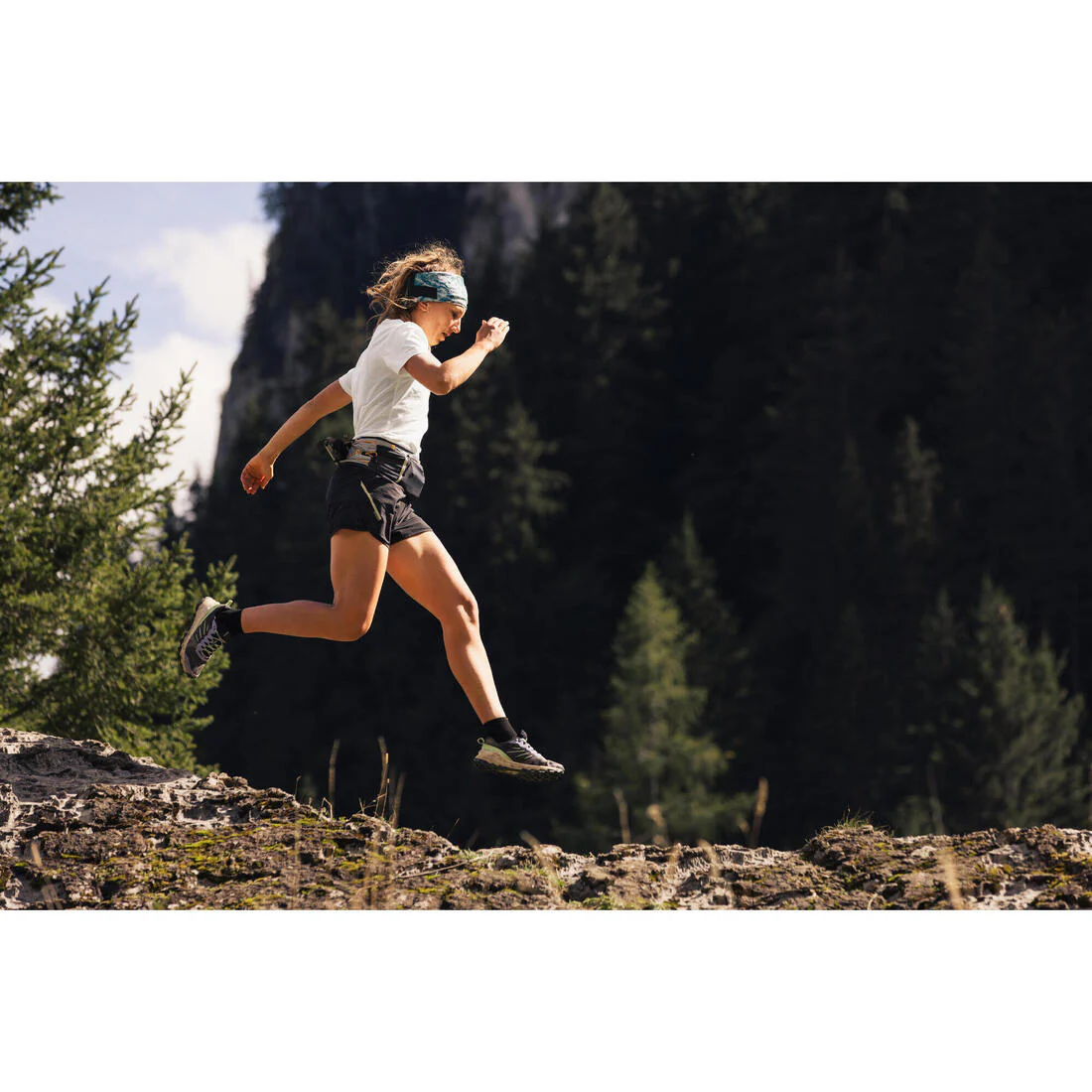 SHORTS TRAIL RUNNING MUJER NEGRO HOLGADO - Image 6