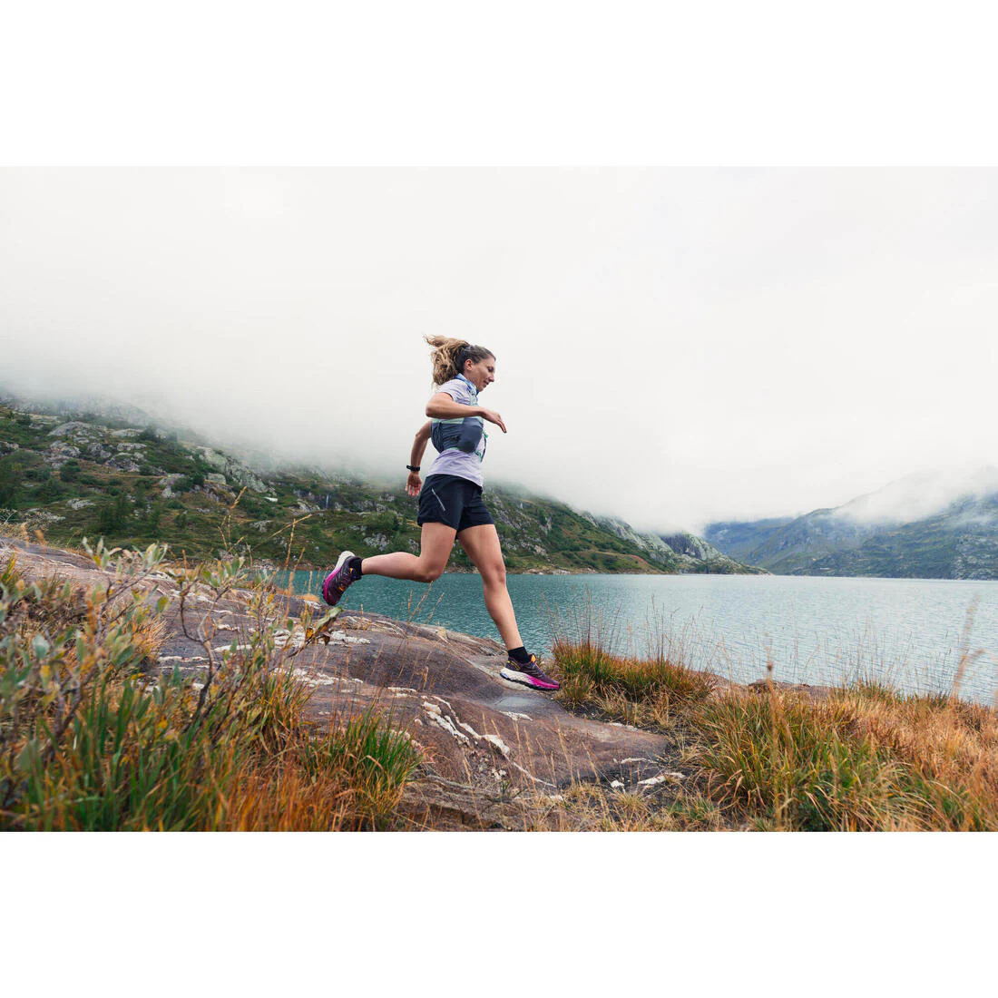 SHORTS TRAIL RUNNING MUJER NEGRO HOLGADO - Image 8
