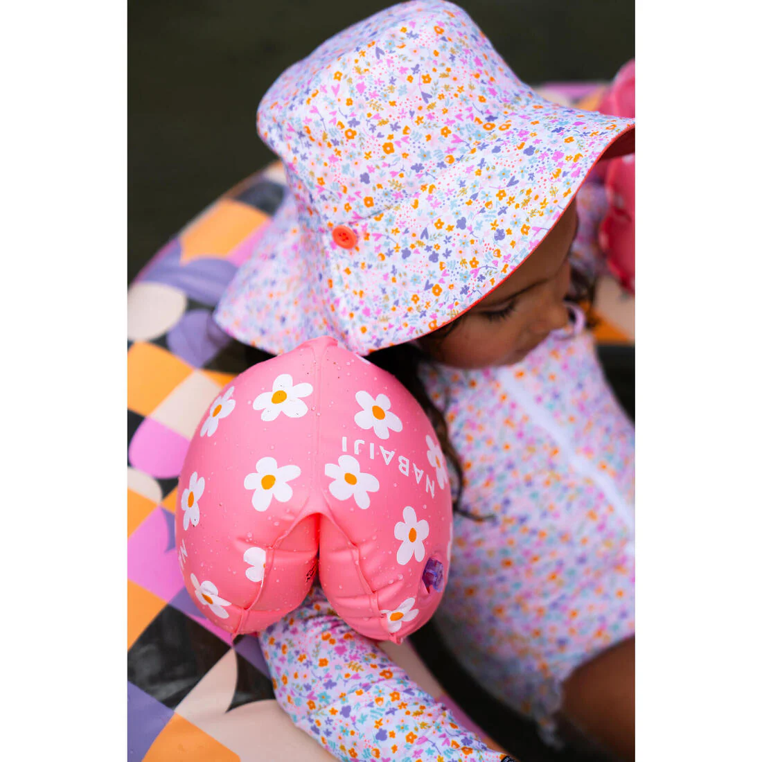 Sombrero bebé filtro UV reversible amarillo azul con estampado selva - Image 15
