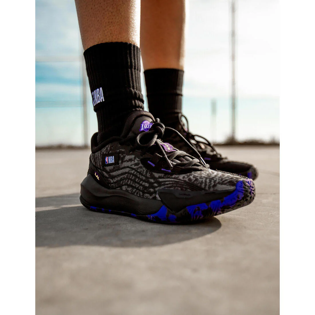 ZAPATILLAS DE BÁSQUETBOL NBA LAKERS ADULTO FAST 900 LOW-1 NEGRO - Image 6